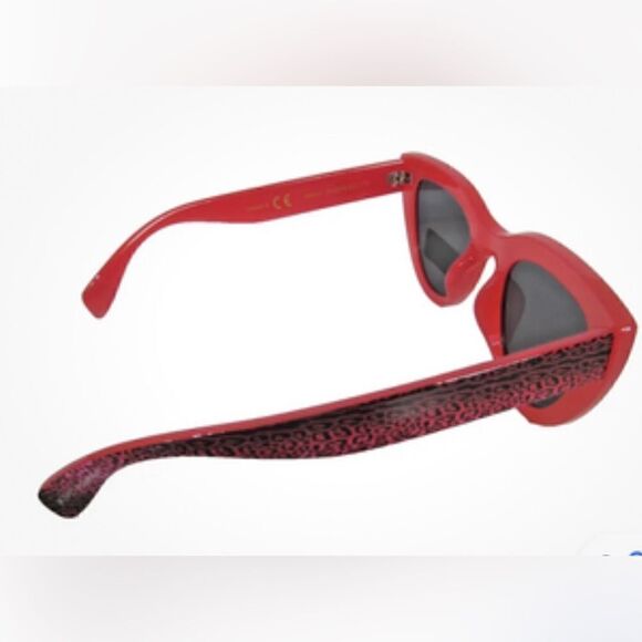 BETSEY JOHNSON Red Cat Eye Sunglasses
Bling-accented Rims Animal Print Arms
NWT main image 6